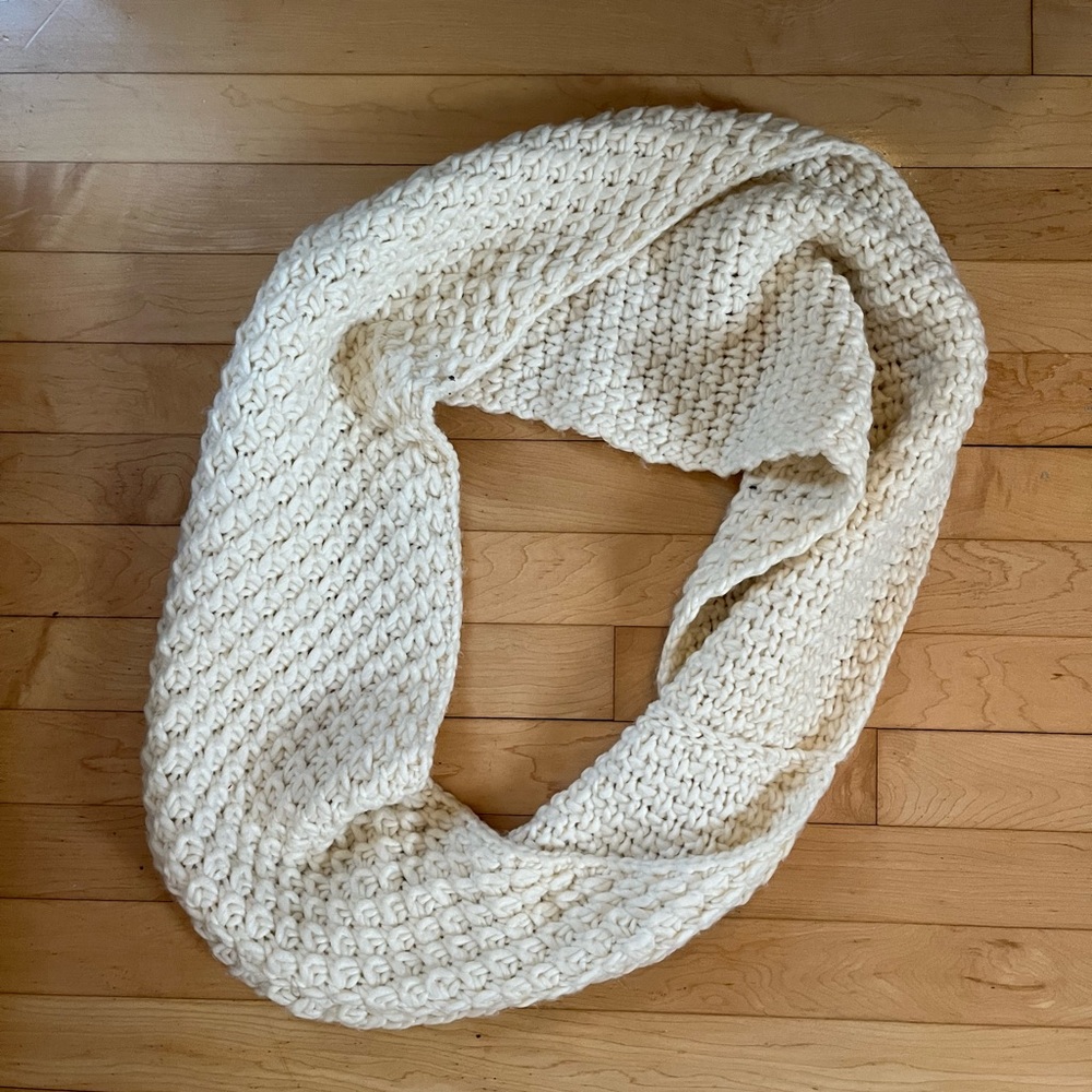 Old Navy Knit Infinity Winter Scarf